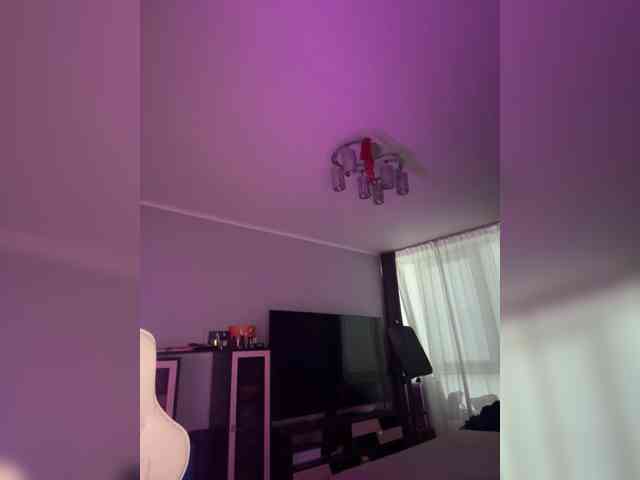 QWEENII webcam