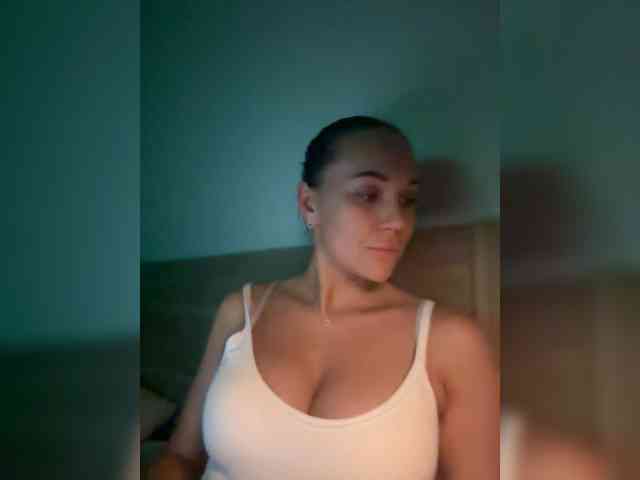 QWEENII webcam