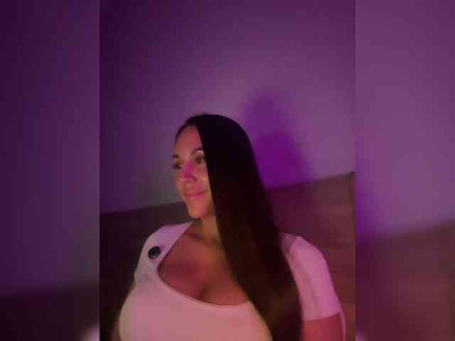 QWEENII webcam