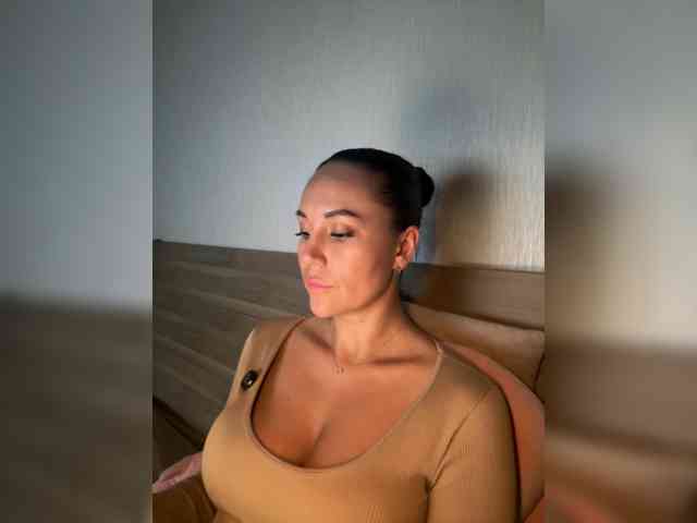 QWEENII webcam