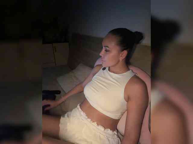 QWEENII webcam