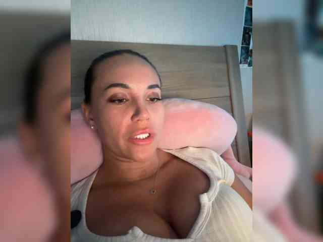 QWEENII webcam