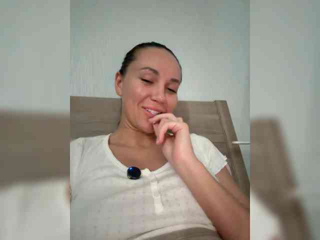 QWEENII webcam