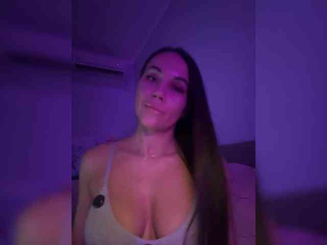 QWEENII webcam