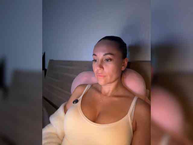 QWEENII webcam