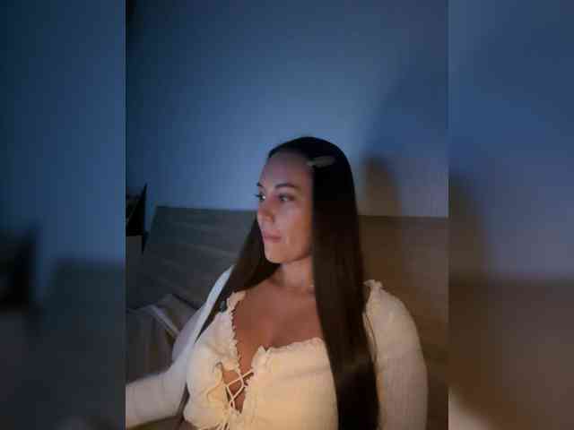 QWEENII webcam