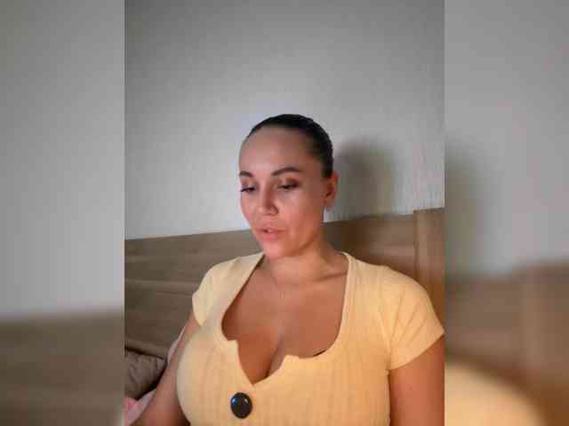 QWEENII webcam