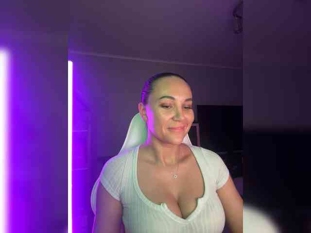 QWEENII webcam