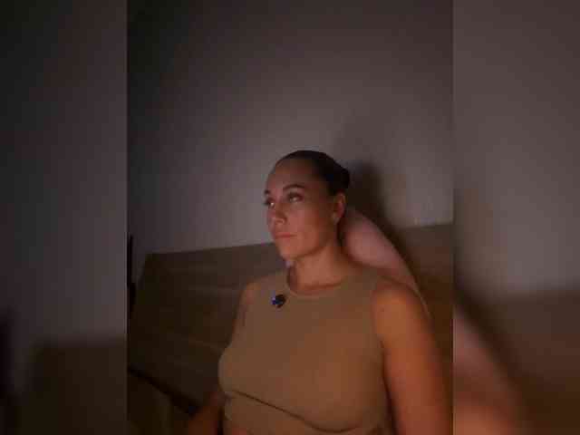 QWEENII webcam