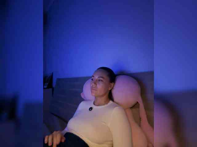 QWEENII webcam