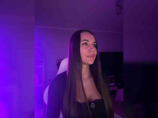 QWEENII webcam