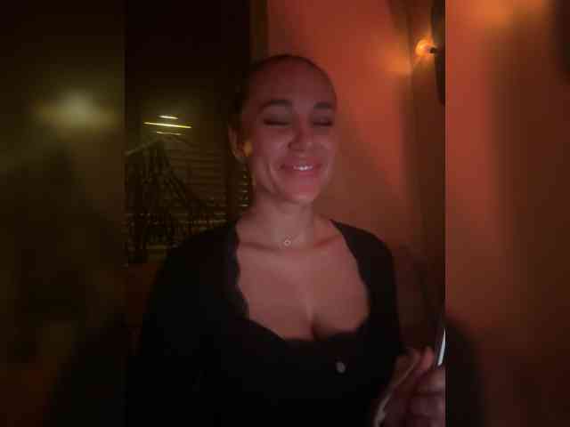 QWEENII webcam