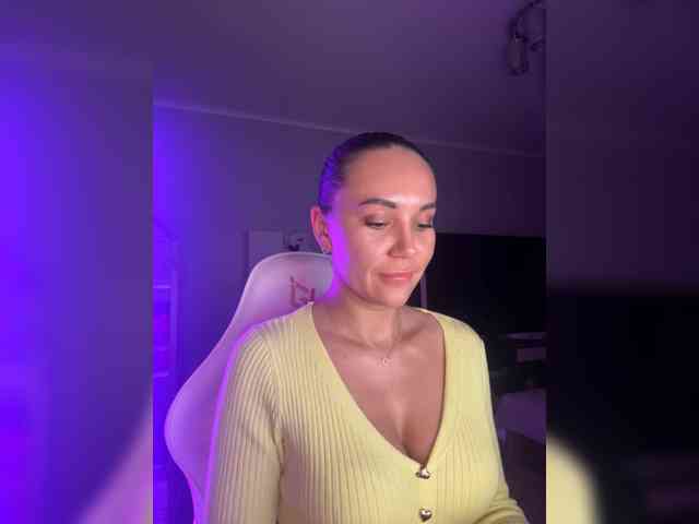 QWEENII webcam