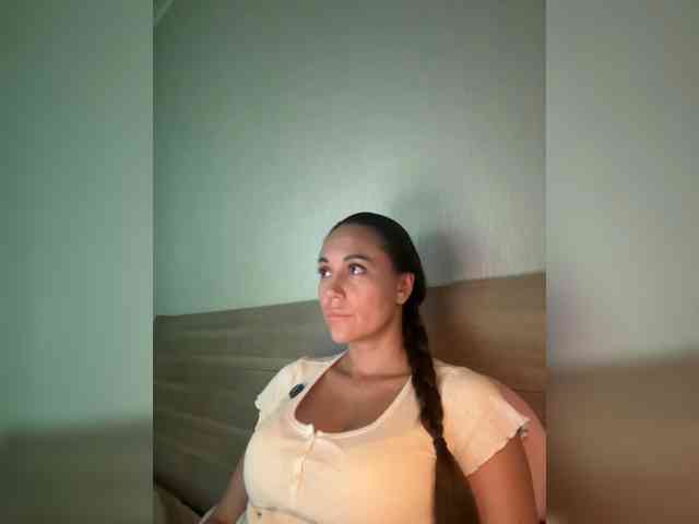 QWEENII webcam