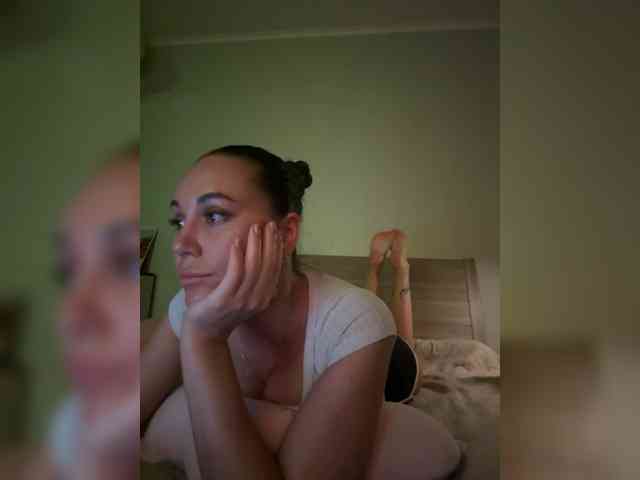 QWEENII webcam