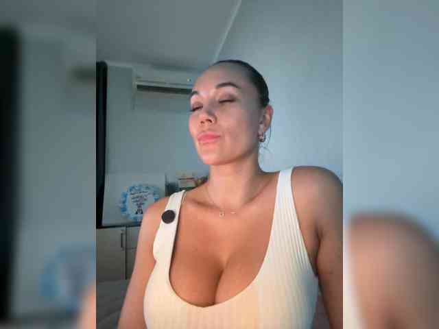 QWEENII webcam