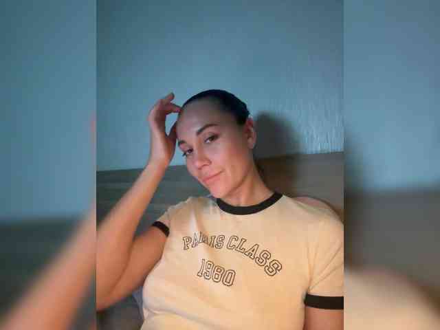 QWEENII webcam