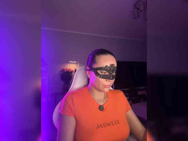 QWEENII webcam