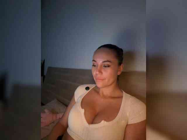 QWEENII webcam