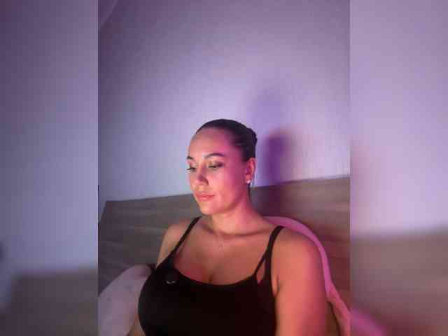 QWEENII webcam
