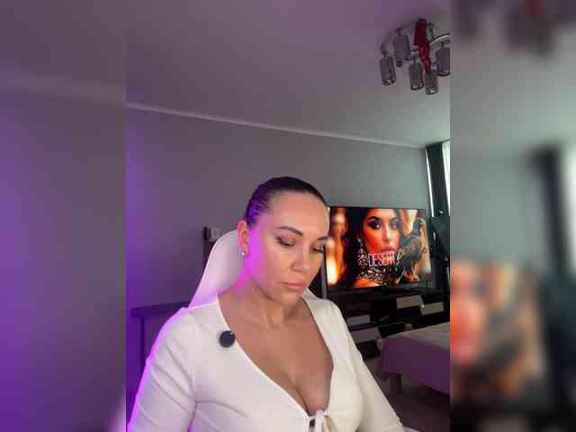 QWEENII webcam