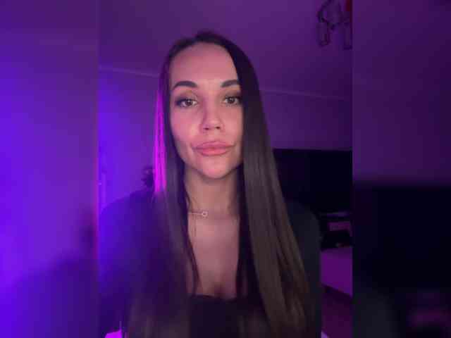 QWEENII webcam