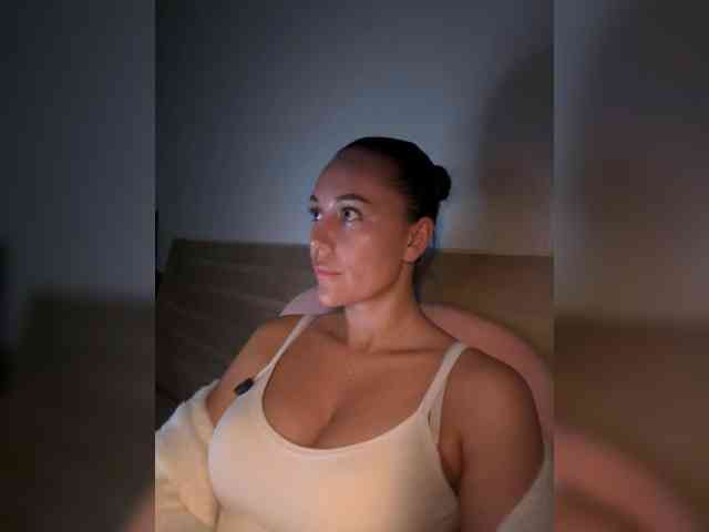 QWEENII webcam