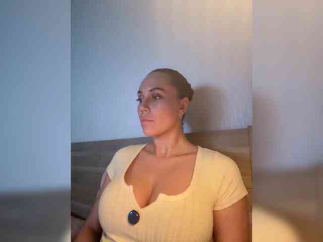 QWEENII webcam