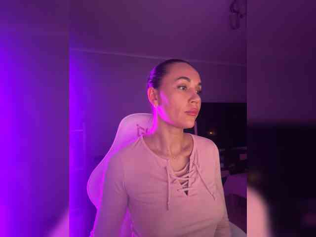 QWEENII webcam