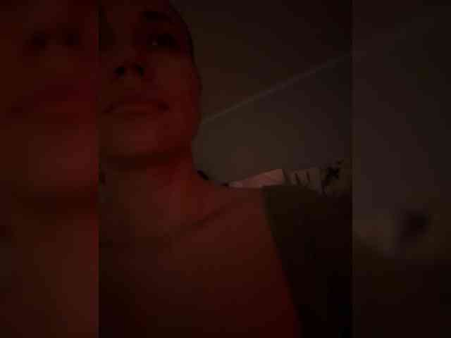 QWEENII webcam