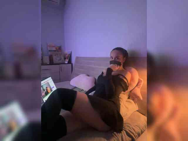 QWEENII webcam
