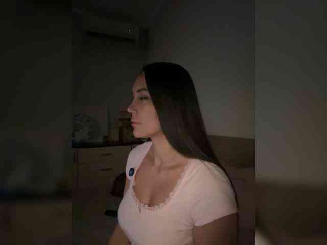 QWEENII webcam