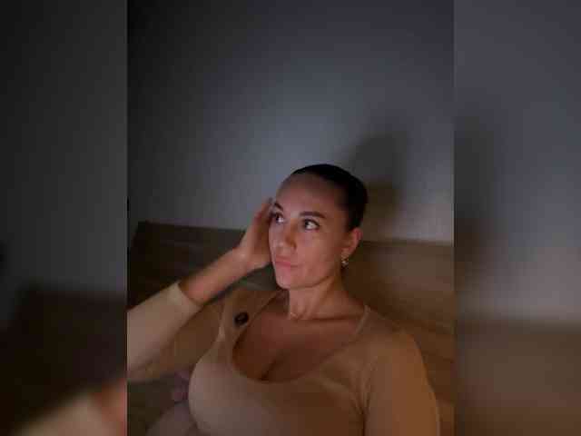 QWEENII webcam