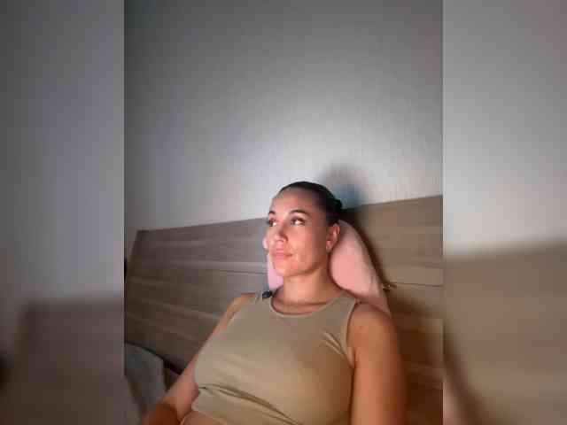 QWEENII webcam