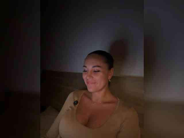QWEENII webcam