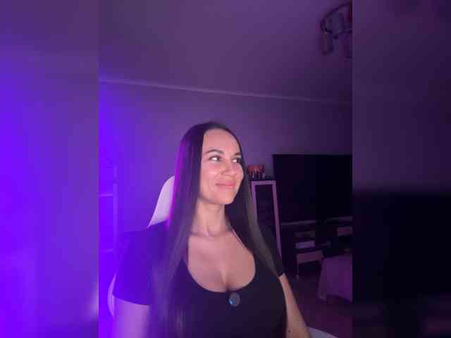 QWEENII webcam