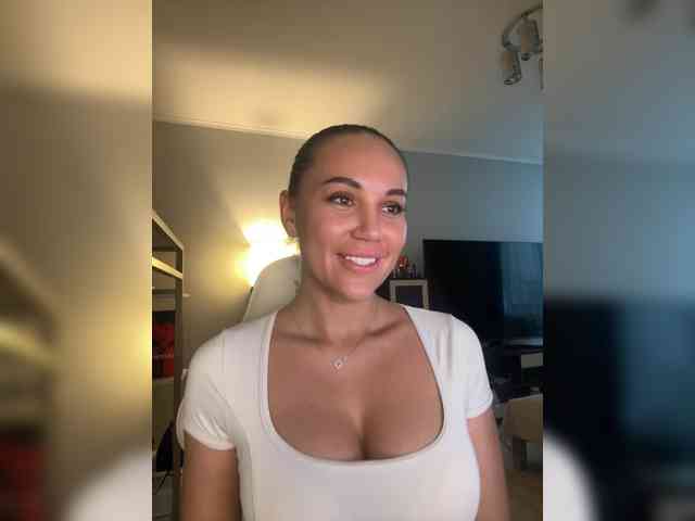 QWEENII webcam