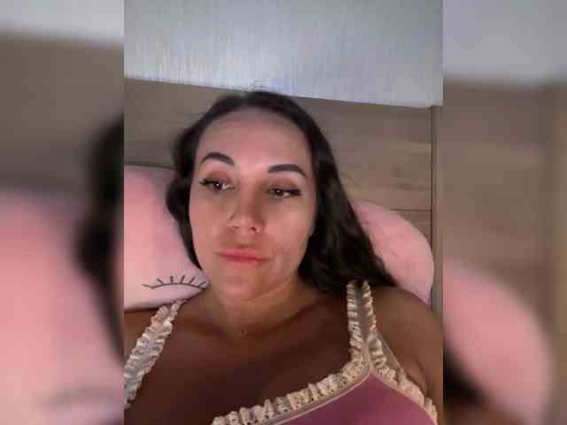 QWEENII webcam