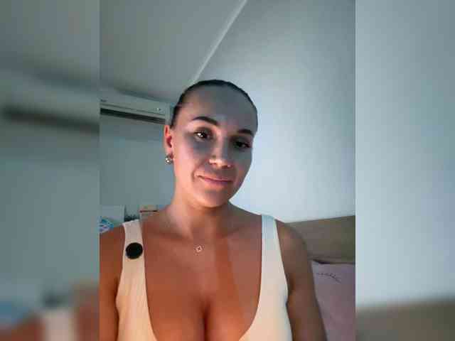 QWEENII webcam