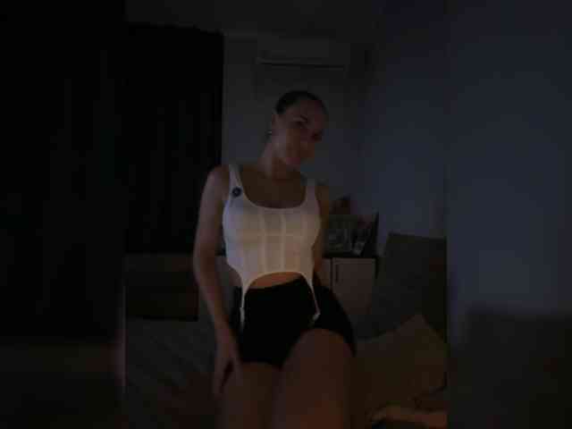 QWEENII webcam