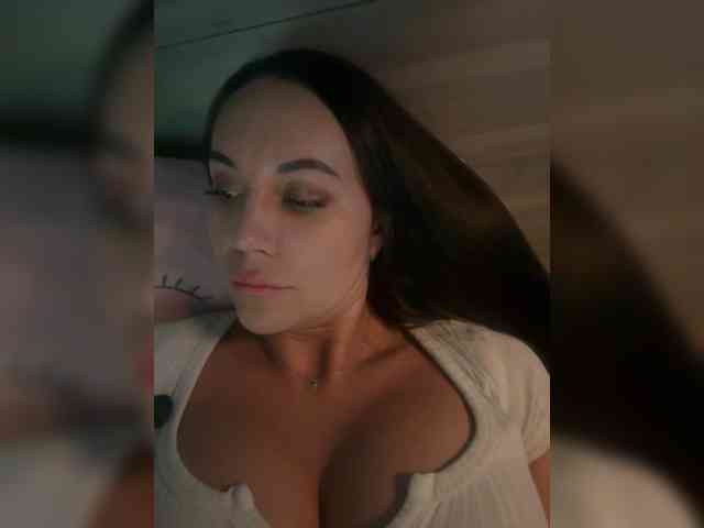 QWEENII webcam