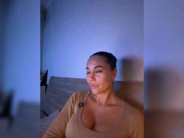 QWEENII webcam