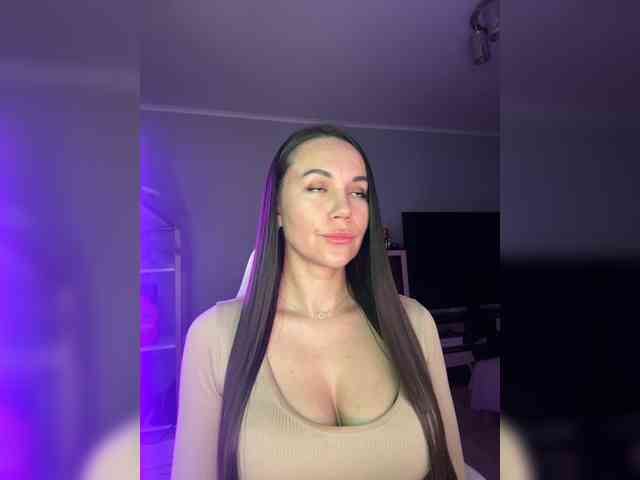 QWEENII webcam