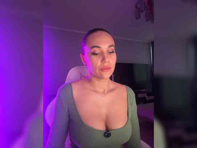 QWEENII webcam