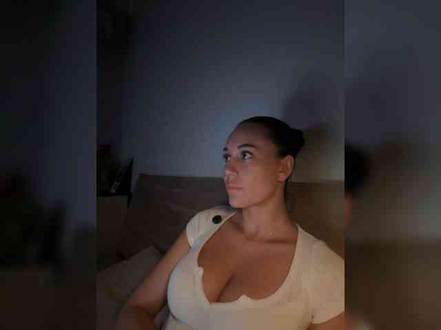 QWEENII webcam