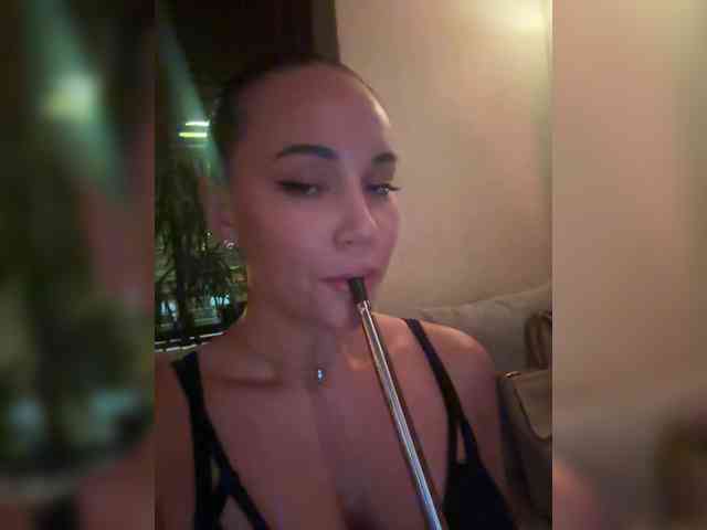 QWEENII webcam