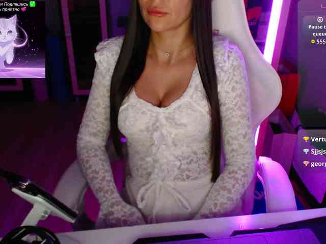 QWEENII webcam