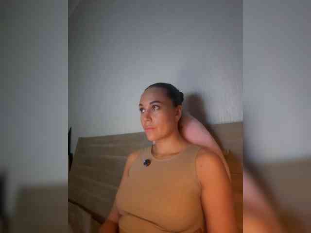 QWEENII webcam