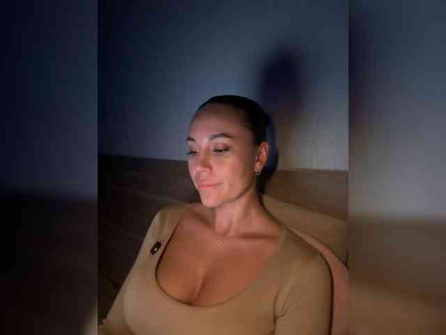 QWEENII webcam