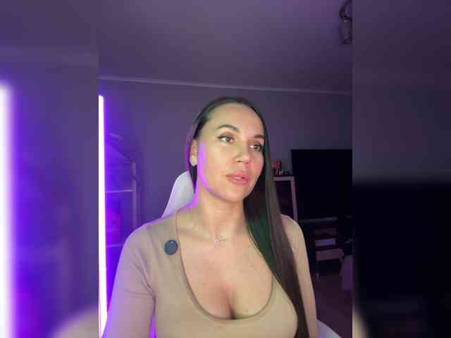 QWEENII webcam